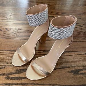 😍😍ROSE GOLD HEELS😍😍